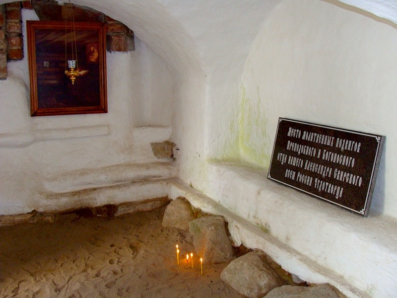 Место молитвенных подвигов Александра Свирского